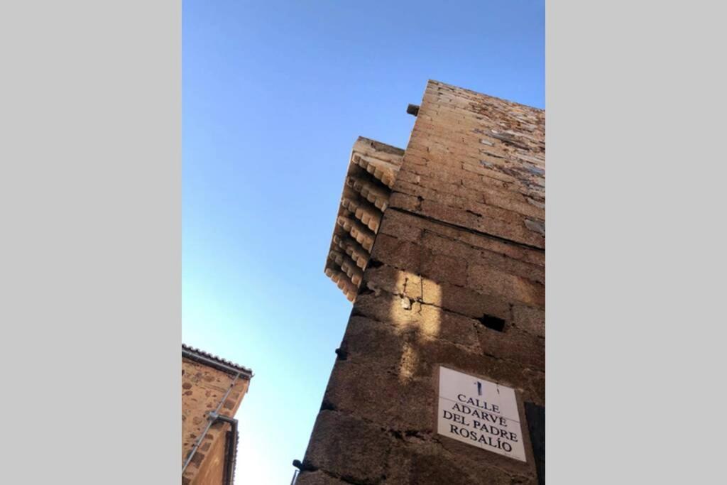 El Escondite De La Muralla Caces Esterno foto