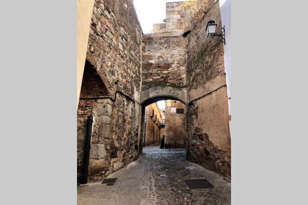 El Escondite De La Muralla Caces Esterno foto