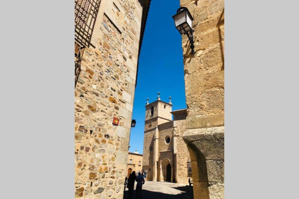 El Escondite De La Muralla Caces Esterno foto